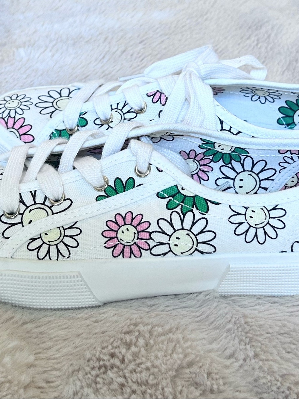 aerie White Daisy Smile Women’s Lace-Up Sneakers with Pink & Green Accents - Picture 2 of 3
